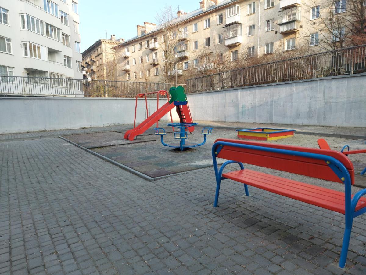 Central Point Apartment Львов Экстерьер фото